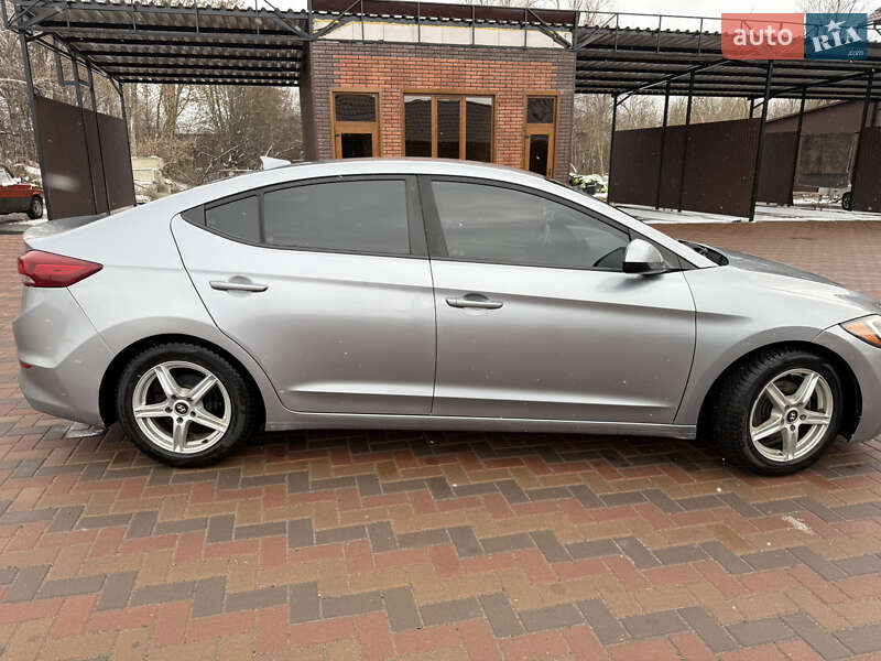 Седан Hyundai Elantra 2017 в Киеве