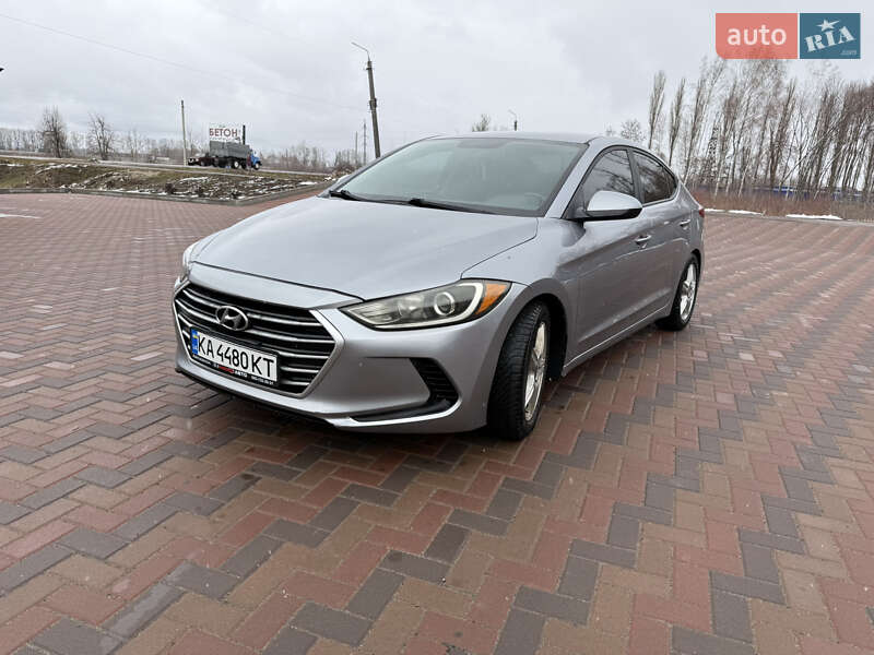 Седан Hyundai Elantra 2017 в Киеве
