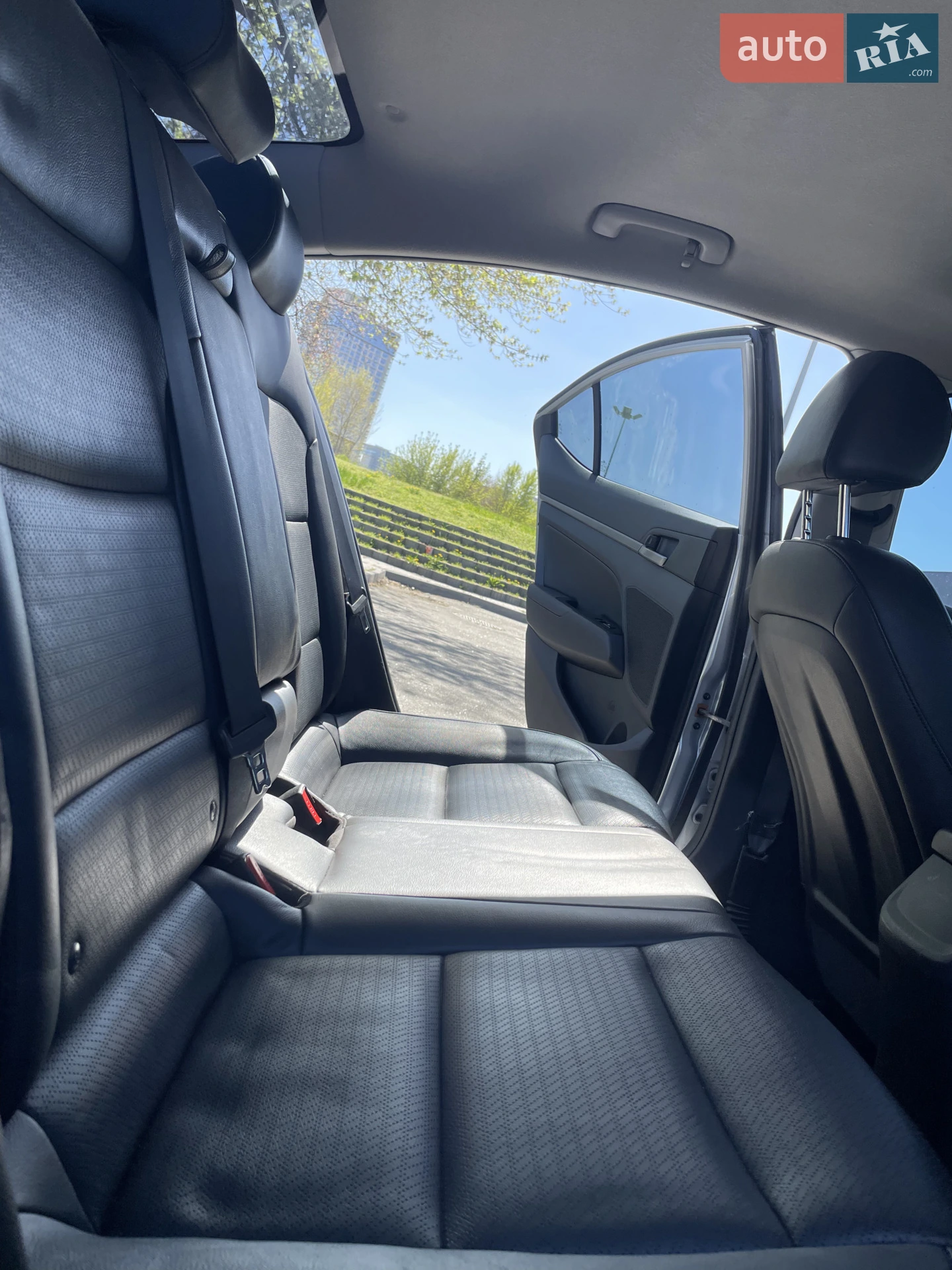 2016 Hyundai Elantra - мініатюра 23