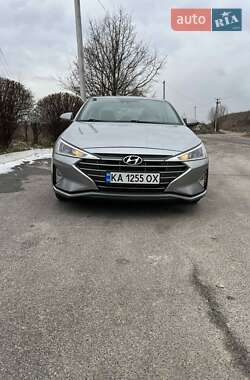 Седан Hyundai Elantra 2020 в Києві