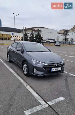 Седан Hyundai Elantra 2019 в Києві