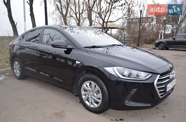 Седан Hyundai Elantra 2018 в 