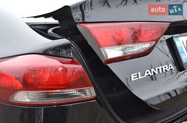 Седан Hyundai Elantra 2018 в 