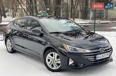 Седан Hyundai Elantra 2019 в Києві