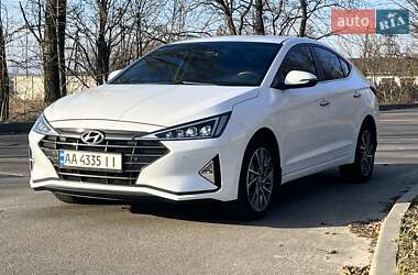 Седан Hyundai Elantra 2019 в Киеве