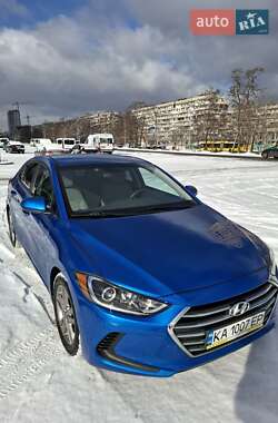 Седан Hyundai Elantra 2016 в Киеве