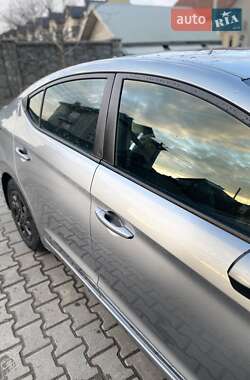 Седан Hyundai Elantra 2016 в 