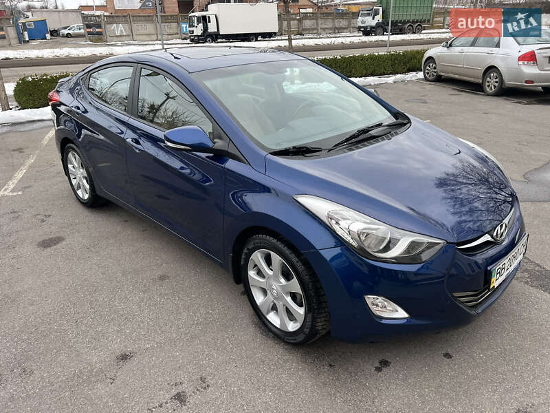 Седан Hyundai Elantra 2012 в Києві