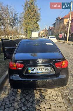 Седан Hyundai Elantra 2008 в Мукачево