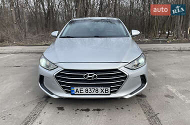 Седан Hyundai Elantra 2016 в Днепре