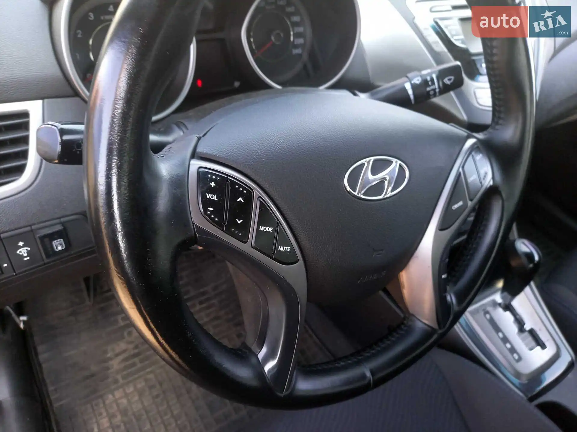 2012 Hyundai Elantra - мініатюра 25