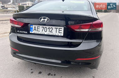 Седан Hyundai Elantra 2018 в Днепре