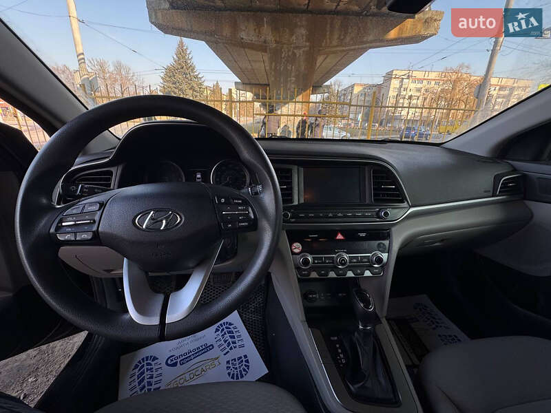 Седан Hyundai Elantra 2020 в Львові