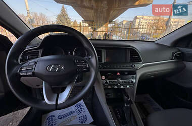 Седан Hyundai Elantra 2020 в Львове