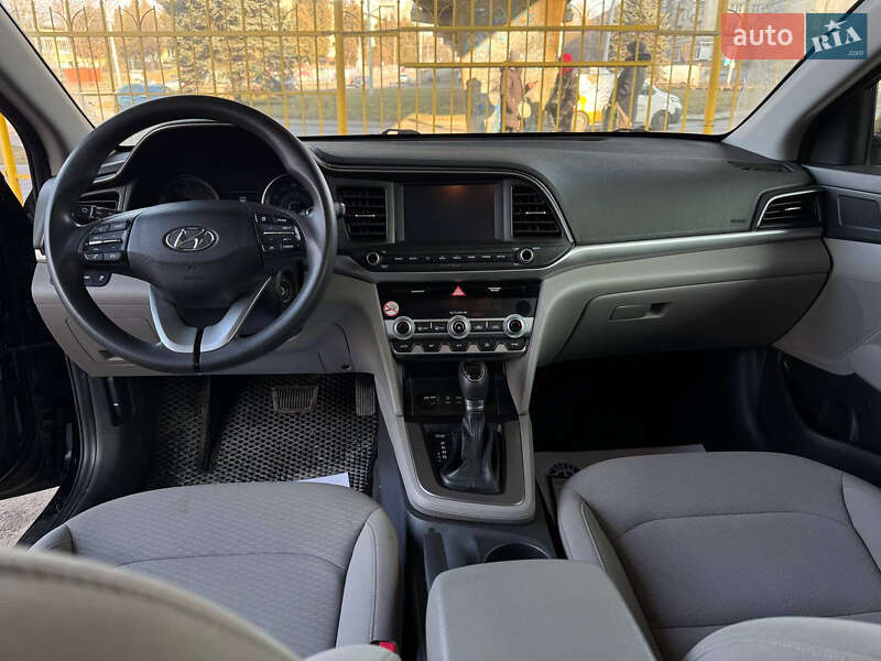 Седан Hyundai Elantra 2020 в Львові