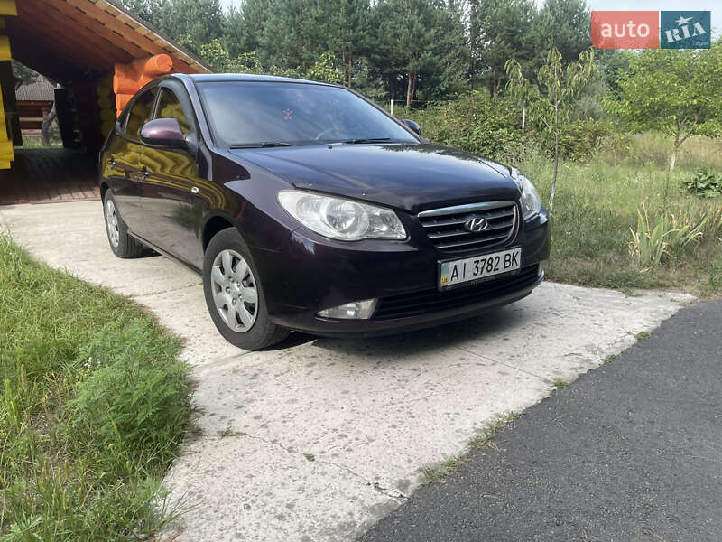 Седан Hyundai Elantra 2008 в Киеве