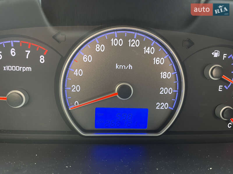 Седан Hyundai Elantra 2008 в Киеве