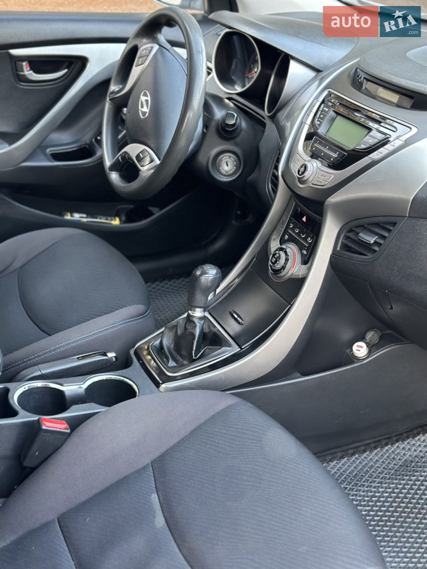 2013 Hyundai Elantra - мініатюра 31