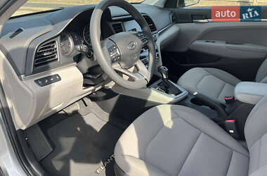 Седан Hyundai Elantra 2019 в 
