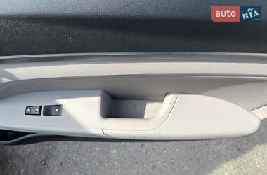 Седан Hyundai Elantra 2019 в 