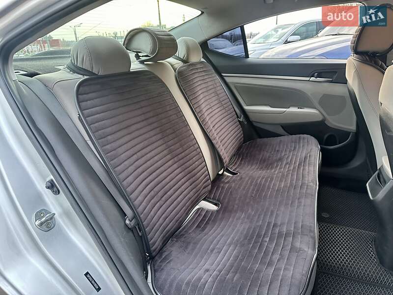 Седан Hyundai Elantra 2017 в Харькове