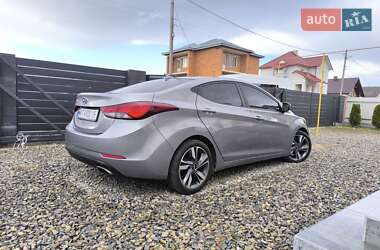 Седан Hyundai Elantra 2015 в 