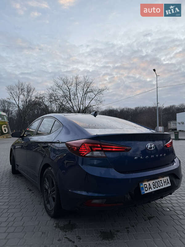 Седан Hyundai Elantra 2020 в Кропивницком