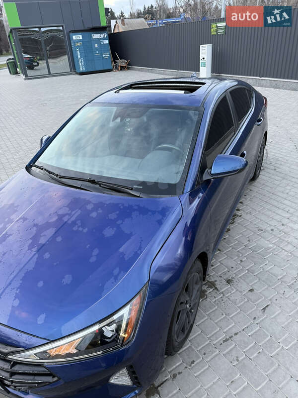 Седан Hyundai Elantra 2020 в Кропивницком