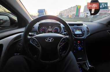 Седан Hyundai Elantra 2014 в 