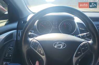 Седан Hyundai Elantra 2014 в 