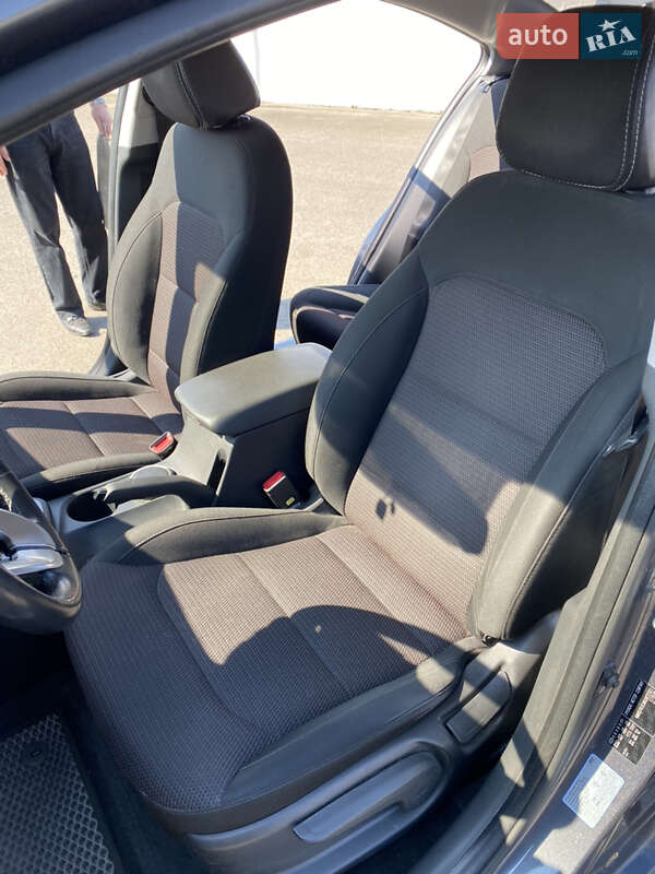Седан Hyundai Elantra 2019 в Радивилове