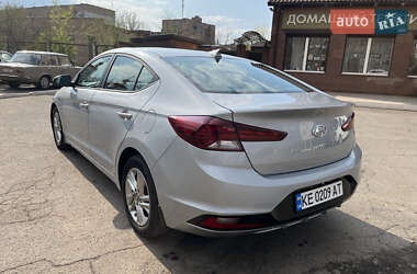 Седан Hyundai Elantra 2019 в 