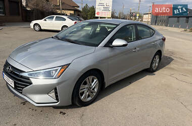 Седан Hyundai Elantra 2019 в 