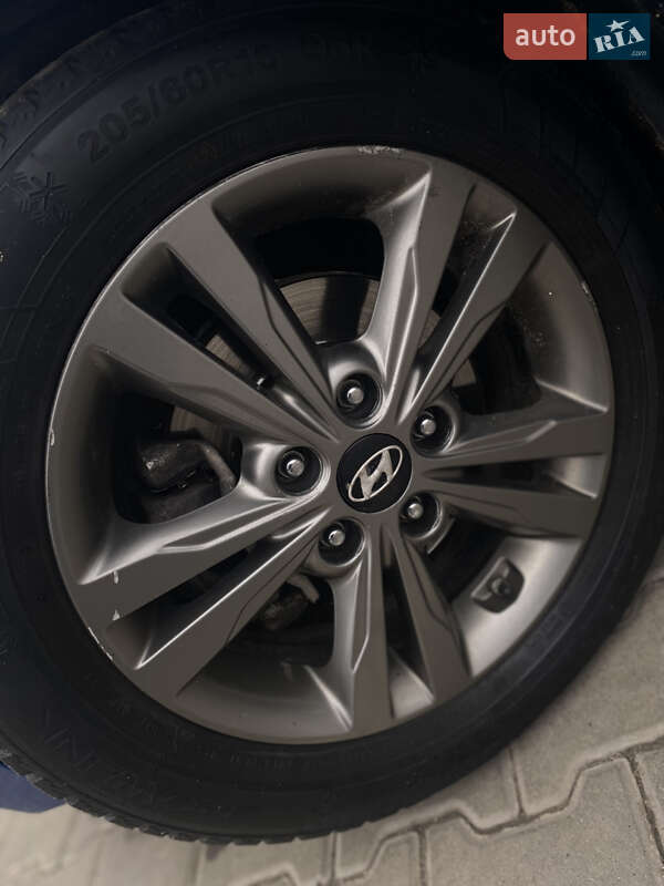Седан Hyundai Elantra 2017 в Тернополе