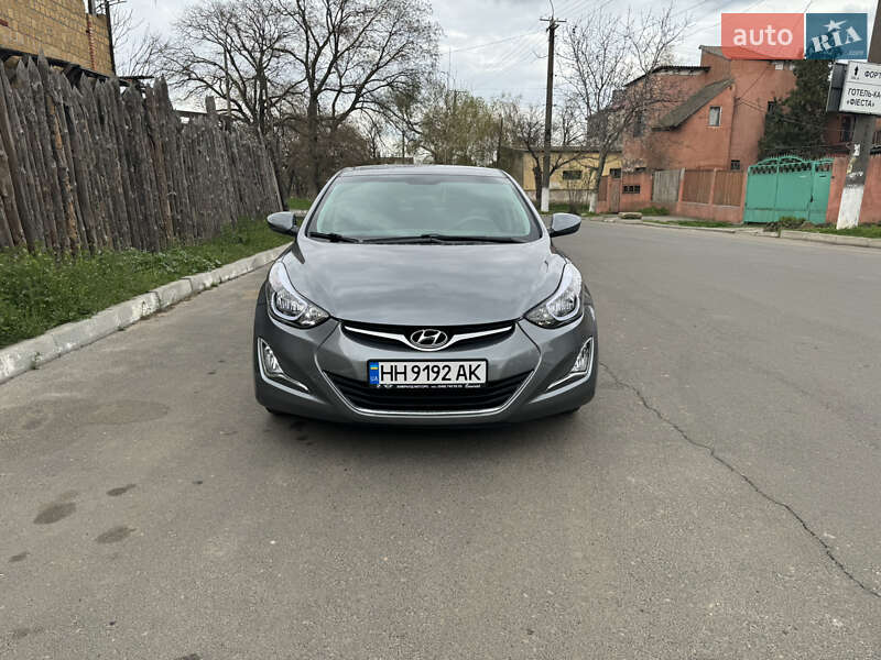 Седан Hyundai Elantra 2015 в 