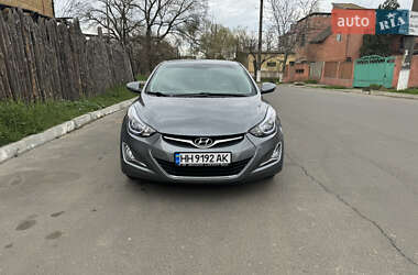 Седан Hyundai Elantra 2015 в 
