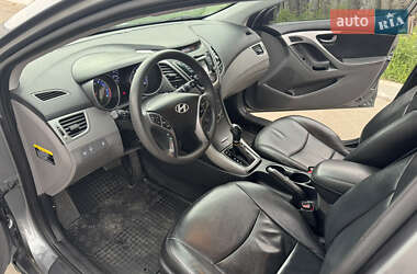 Седан Hyundai Elantra 2015 в 