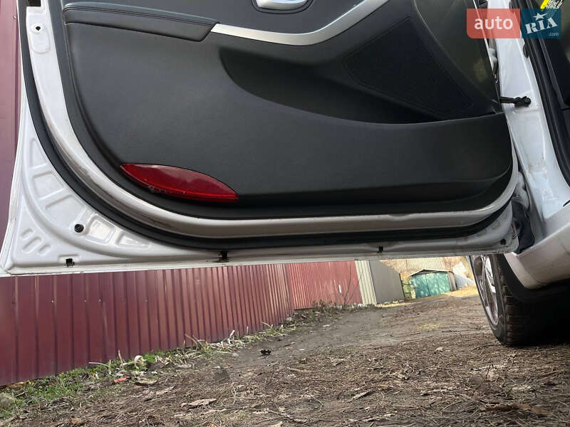 Хетчбек Hyundai Elantra 2013 в Черкасах