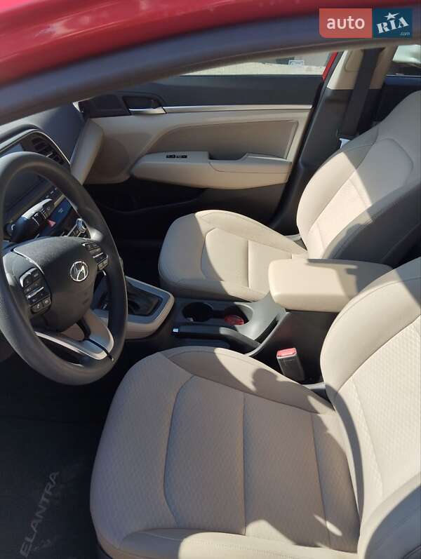 Седан Hyundai Elantra 2020 в Киеве