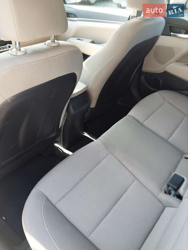 Седан Hyundai Elantra 2020 в Киеве