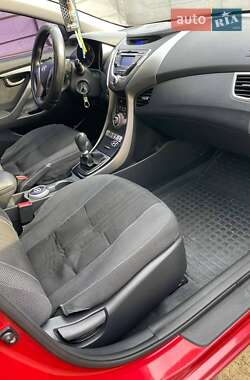 Седан Hyundai Elantra 2012 в 