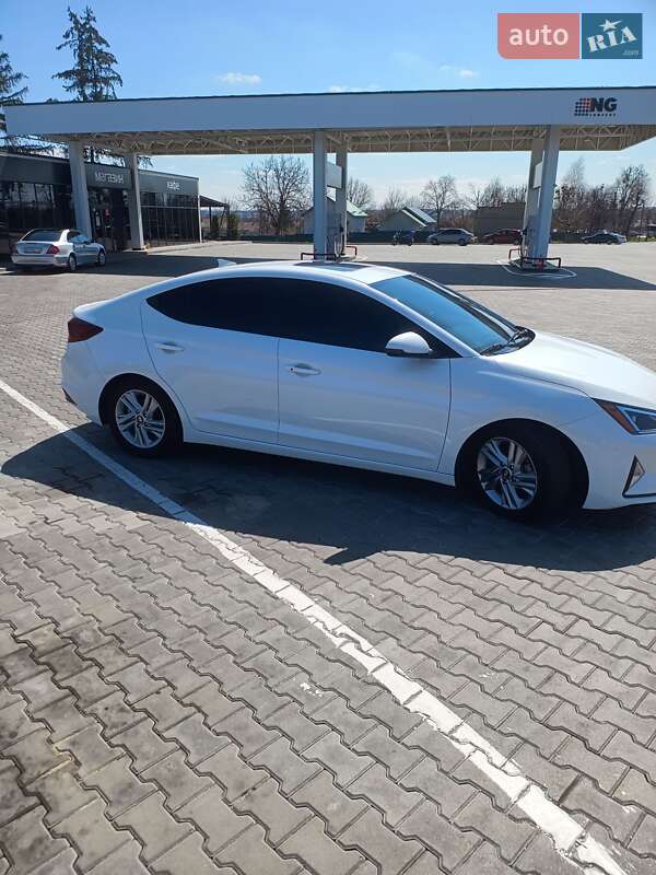 Седан Hyundai Elantra 2020 в Тульчині