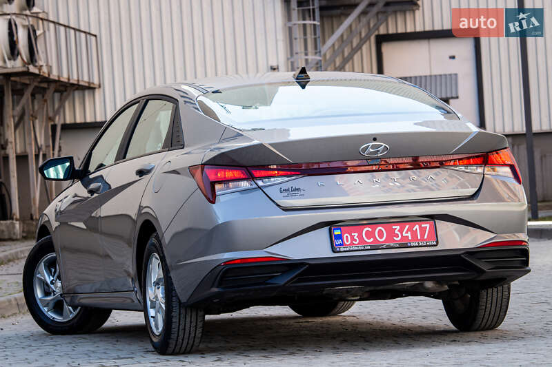 Седан Hyundai Elantra 2022 в Львове