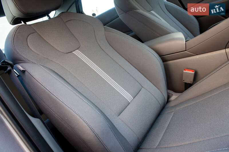 Седан Hyundai Elantra 2022 в Львове