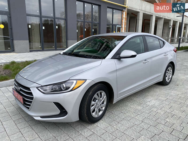 Седан Hyundai Elantra 2018 в Львові