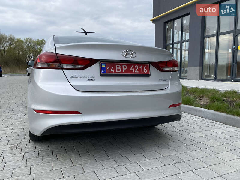 Седан Hyundai Elantra 2018 в Львові