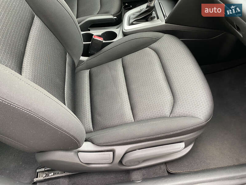 Седан Hyundai Elantra 2018 в Львові