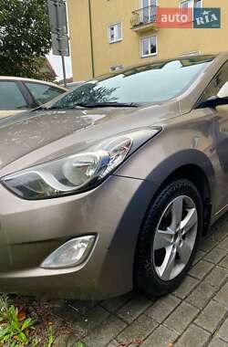 Седан Hyundai Elantra 2012 в 