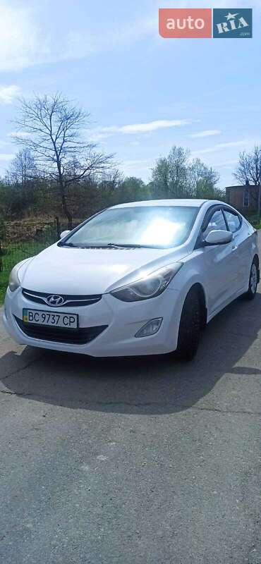 Hyundai Elantra 2012