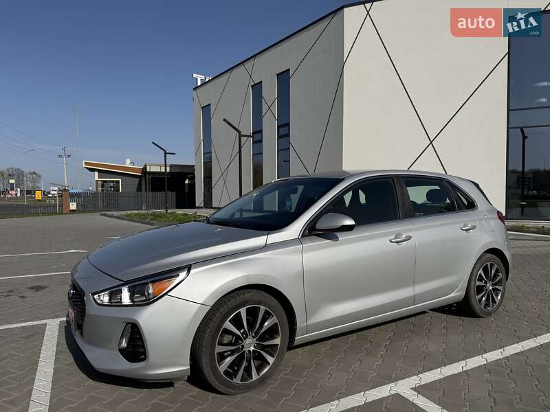 Хэтчбек Hyundai Elantra 2018 в Луцке